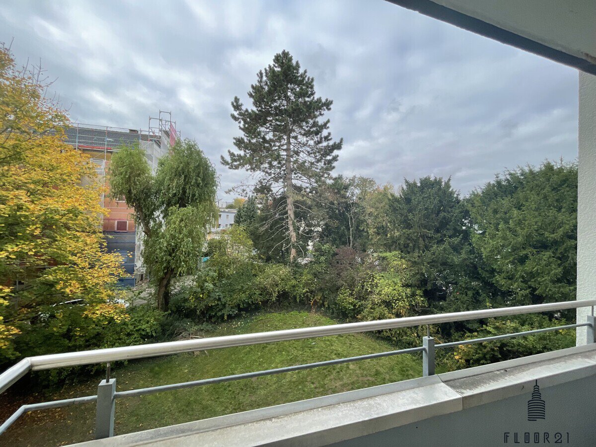 Leerstehende 3-Zimmer-Wohnung mit Balkon und Stellplatz